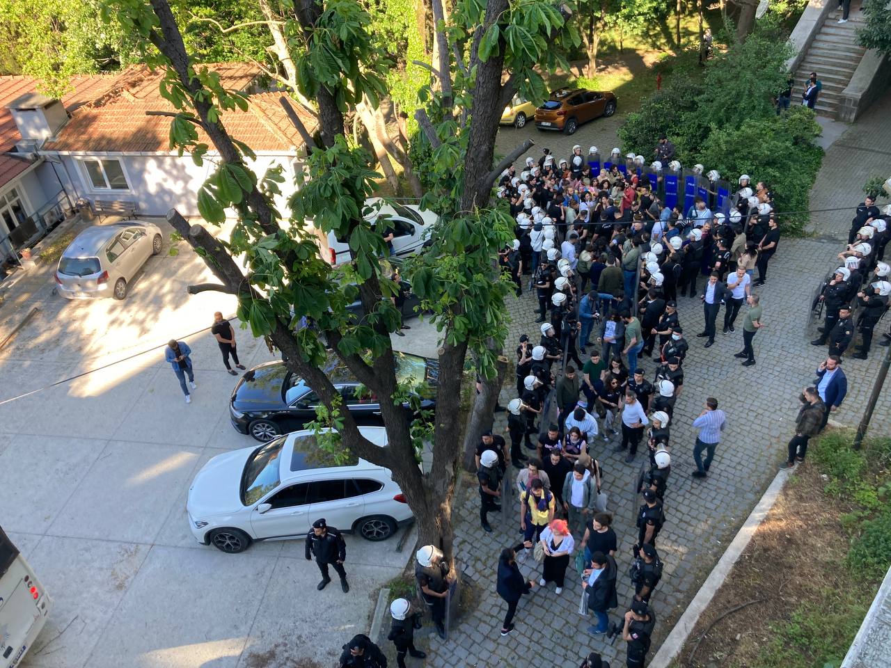 the-police-attacks-9th-pride-parade-at-bogazici-university